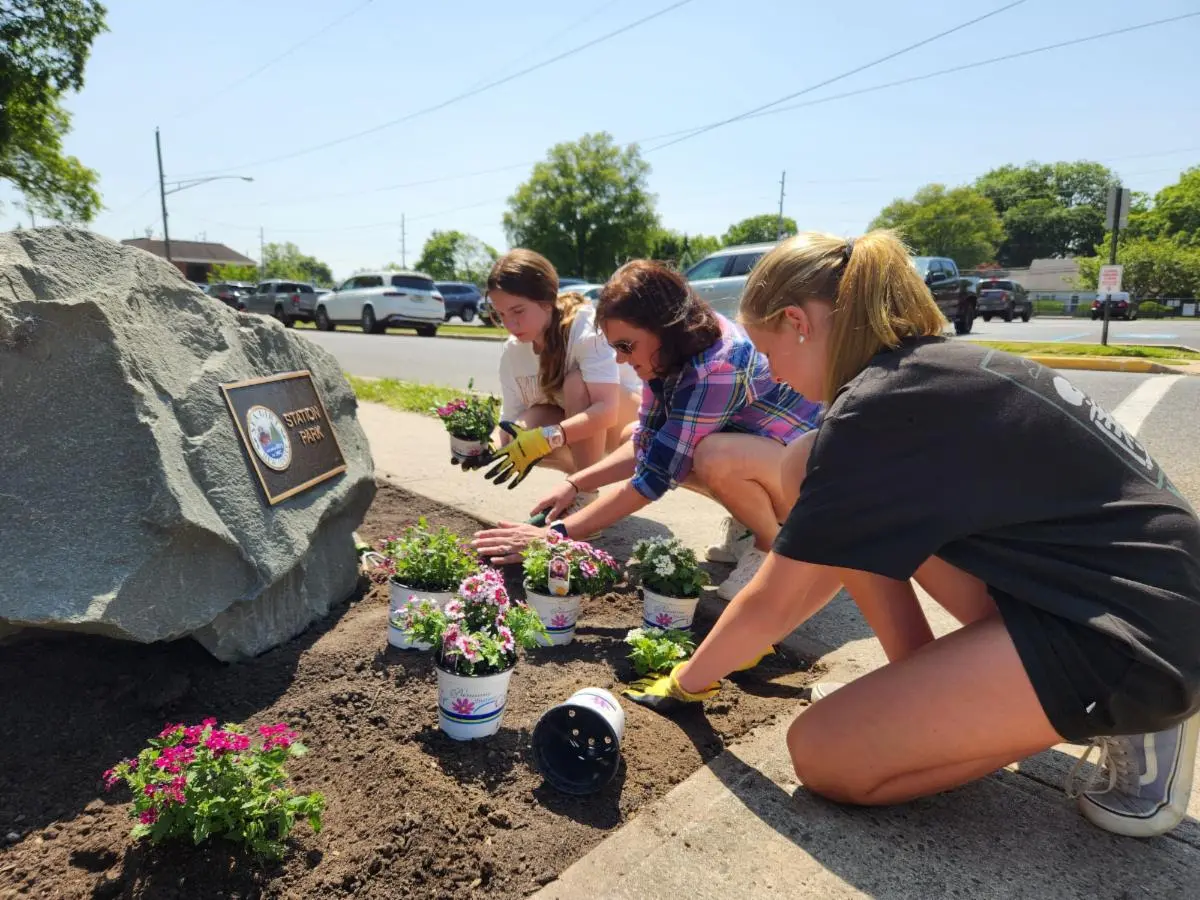 Sea Girt Conservancy Volunteers Planting around Town